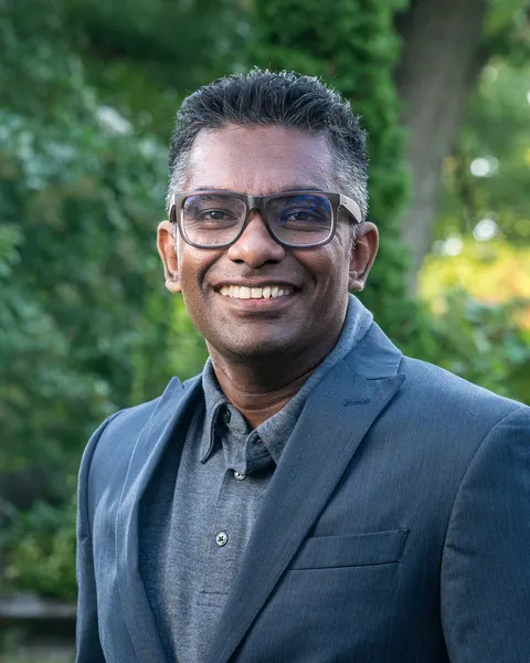 Damith De Silva, Director