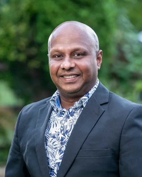 Nuwan Abeysiriwardana, Director